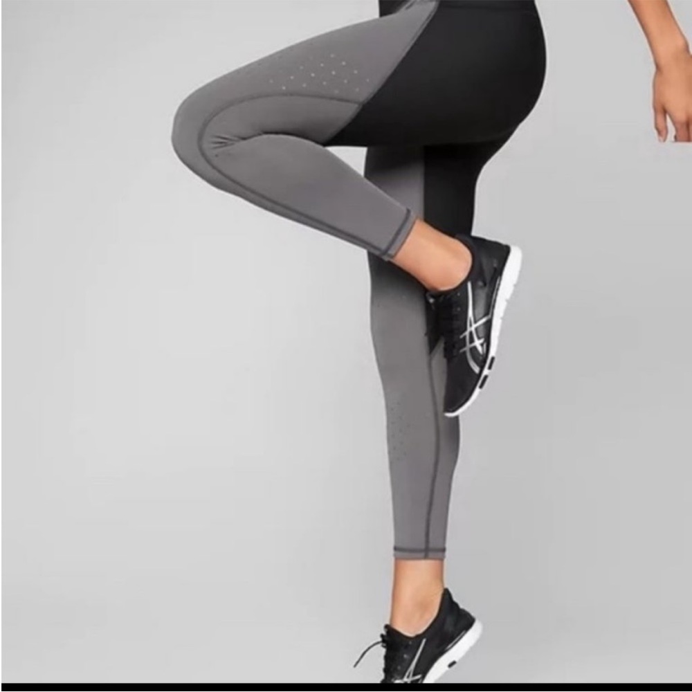 Athleta Black and Grey Workout Leggings Size small